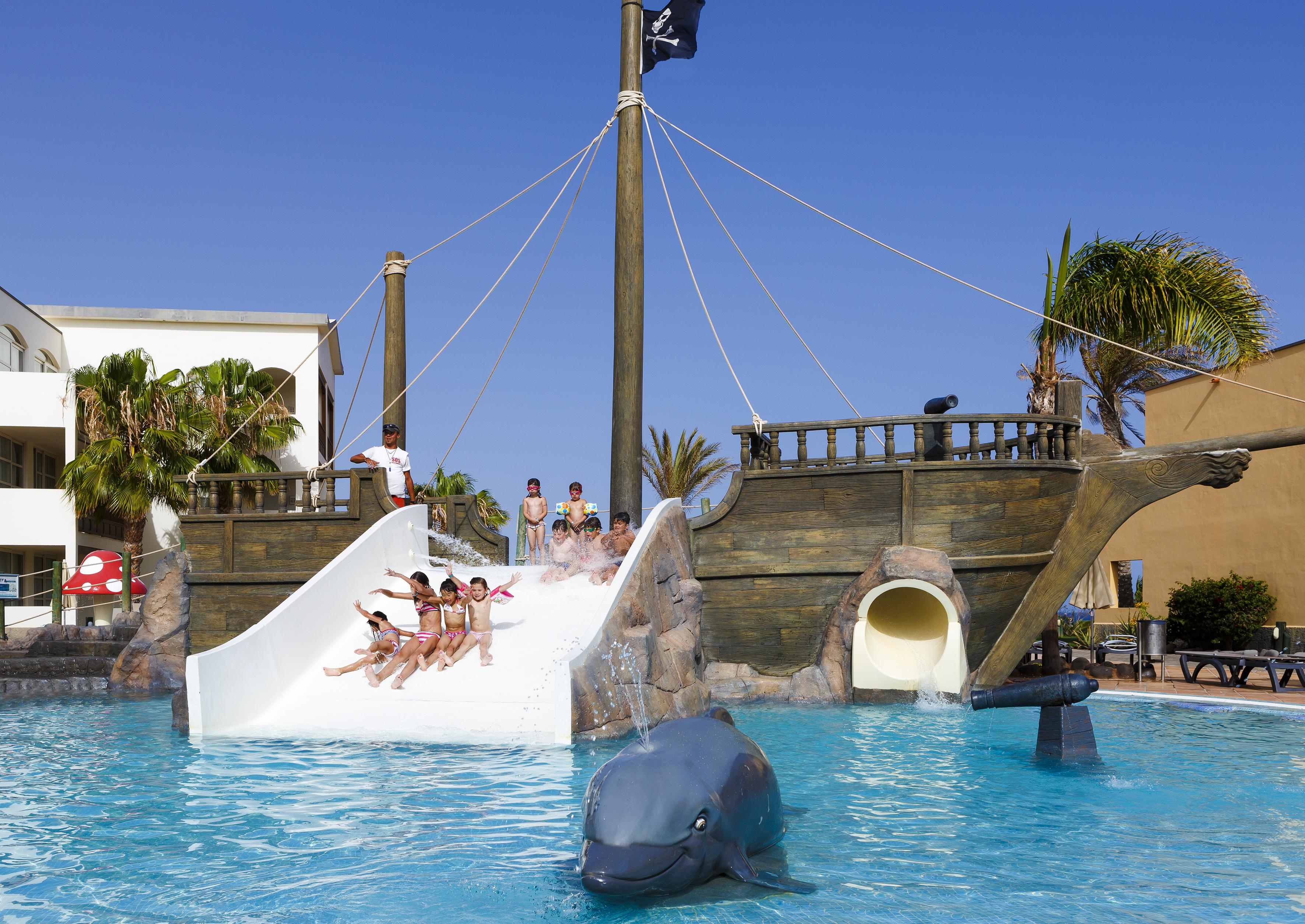Hotel H10 Rubicon Horizons Collection (Adults Only) Playa Blanca  Esterno foto The pirate ship at the water park