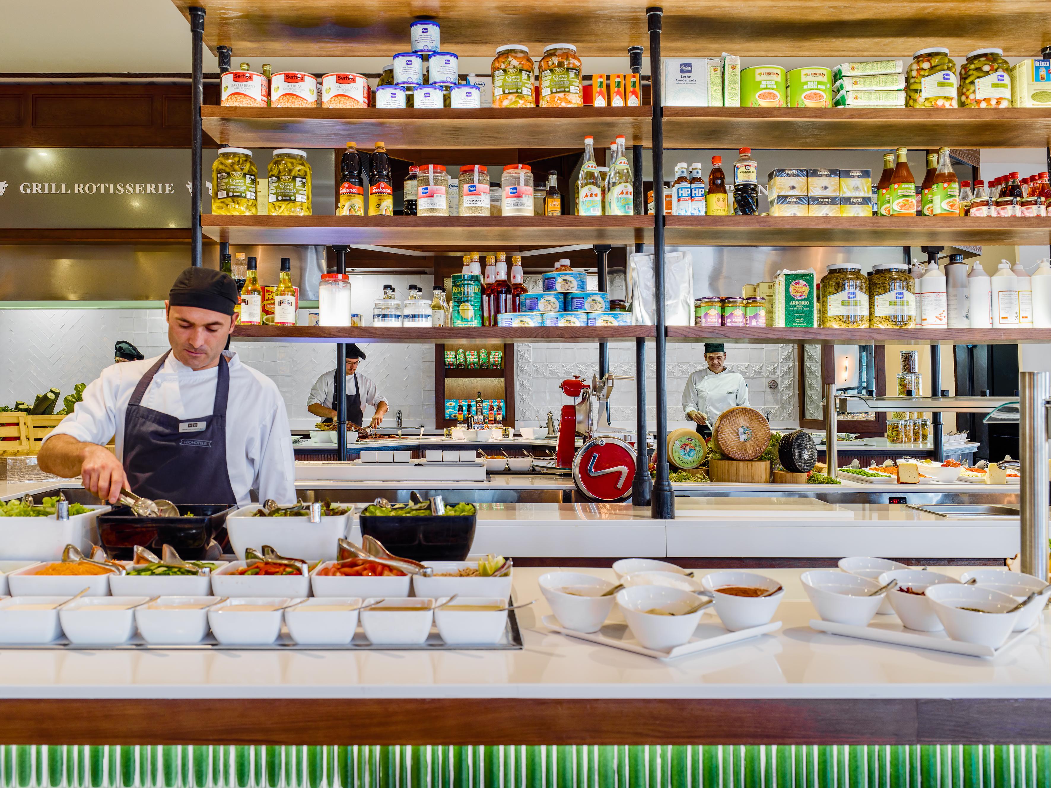 Hotel H10 Rubicon Horizons Collection (Adults Only) Playa Blanca  Esterno foto A chef at work