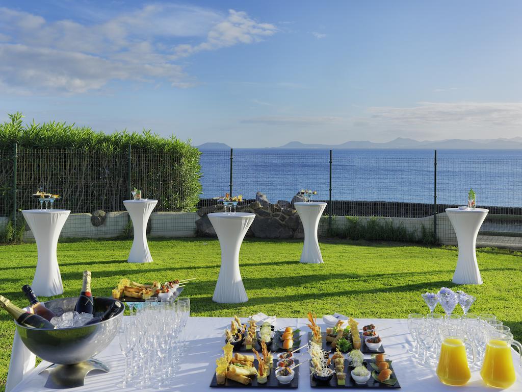 Hotel H10 Rubicon Horizons Collection (Adults Only) Playa Blanca  Esterno foto Cocktail hour at a hotel