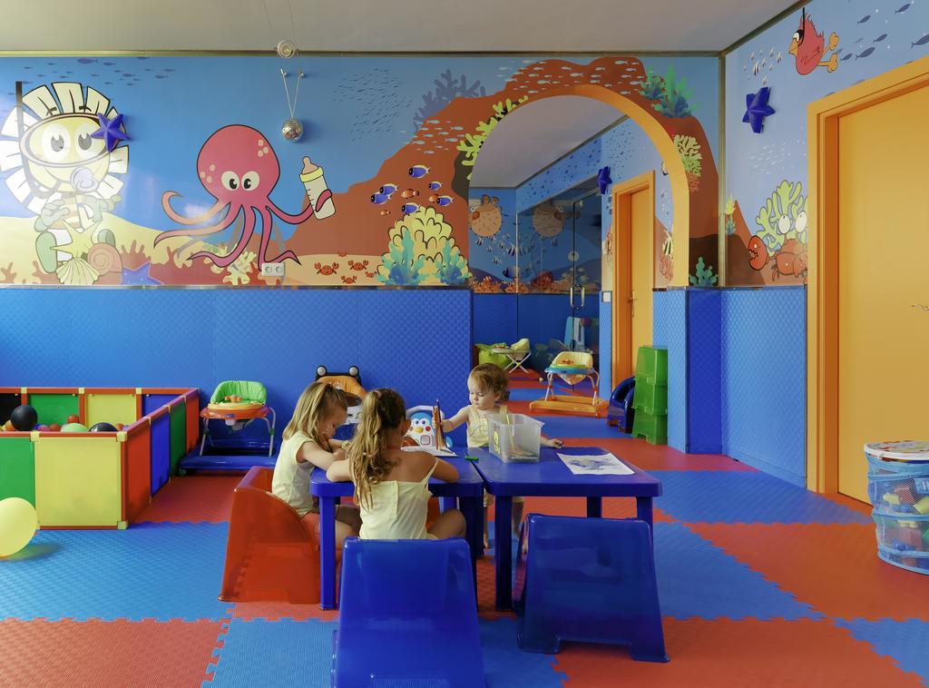 Hotel H10 Rubicon Horizons Collection (Adults Only) Playa Blanca  Esterno foto A nursery in Italy