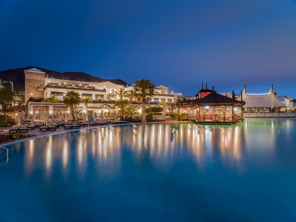 Hotel H10 Rubicon Horizons Collection (Adults Only) Playa Blanca  Esterno foto The resort at night